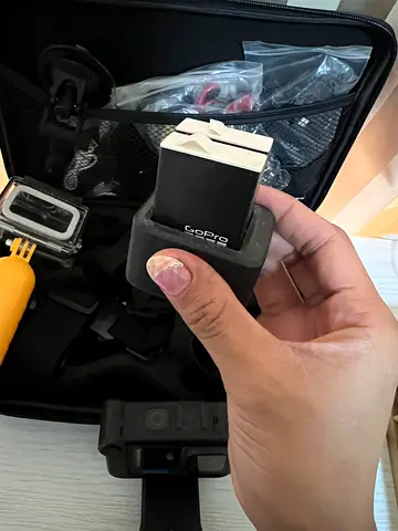 GoPro Hero 10 Black + extra 2 batteries & charger + accessories