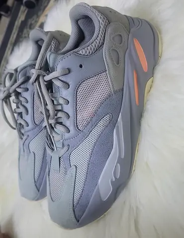 adidas Yeezy Boost 700
