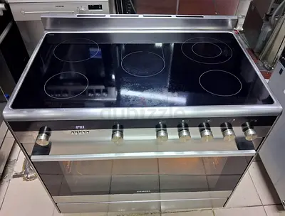 Siemens iQ700 Full Electric Ceramic Cooker Range. 90Cm