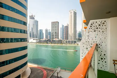 Stylish 1 BHK Apartment in Business Bay
