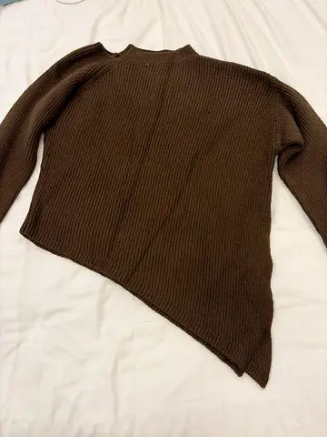 Brown knitted crewneck sweater - gently used, size M