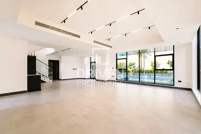 Large Plot | Community Views | Family Living