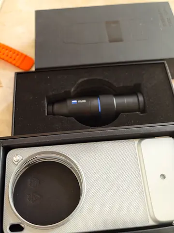 Zeiss ExoLens Mobile Optic + Phone Case — Good Condition