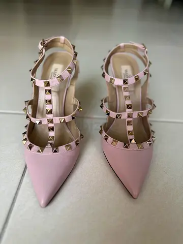 high-heels shoes Valentino, 38