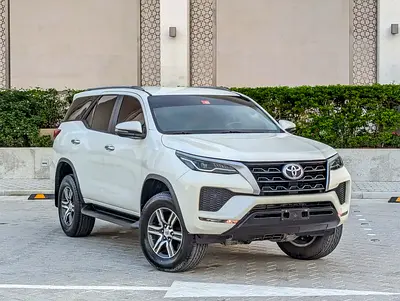 2021 Toyota FORTUNER photo 2