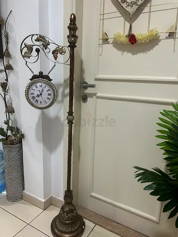 Standing clock