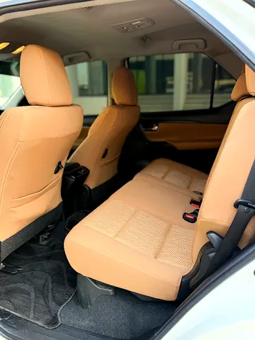 2022 Toyota FORTUNER photo 5