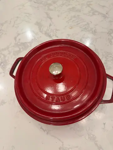 STAUB La Cocotte Cast Iron Dutch Oven – 26 cm / 5.25 L