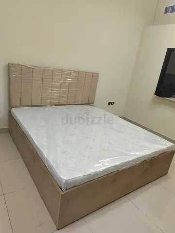 King Size Storage Bed With Medicated Mettress 180*200Cm