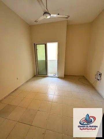 أرخص غرفة وصالة مع بلكونة وتكييف وغاز مركزي وشهر مجاني وصيانة على المالك وحارس وكاميرات مراقبة وسداد حتى 6 دفعات