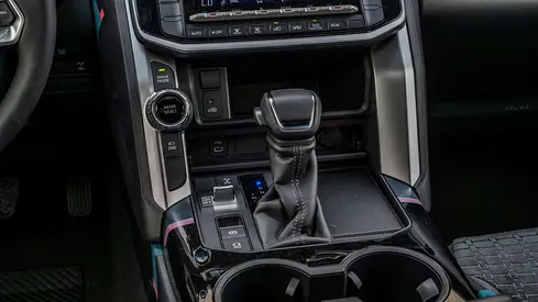 2026 Toyota LAND CRUISER — миниатюра 12