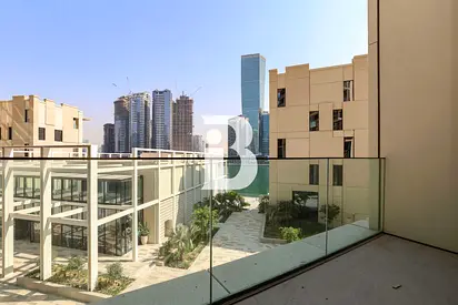 Canal View | Spacious | Waterfront Living