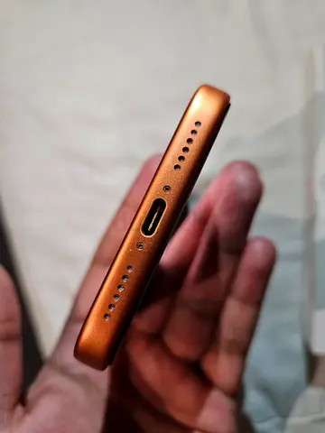 Orange iPhone 256 gb excellent condition