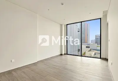Luxury Living | Spacious 1 BR | Waterfront