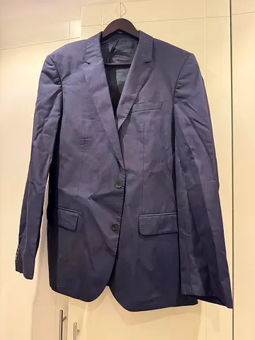 Men’s Calvin Klein silk wool suit, size 52