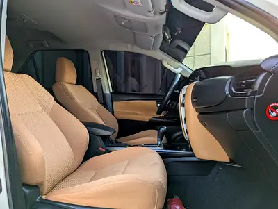 2021 Toyota FORTUNER photo 5