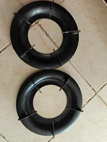 Gas stove with regulator.