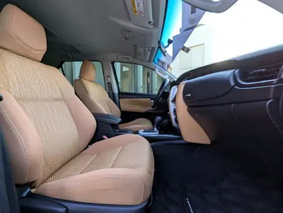2016 Toyota FORTUNER photo 5