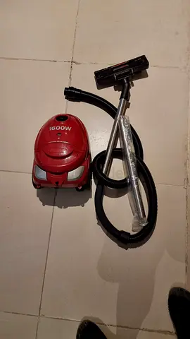 Deawoo 1600W Compact Canister Vacuum Cleaner with Hose and Nozzle