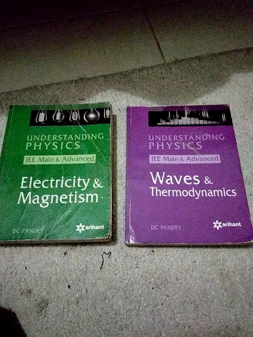 Understanding Physics (JEE Main & Advanced) - Electricity & Magnetism; Waves & Thermodynamics