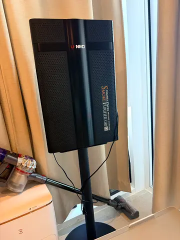 UNEO Standing Air Purifier (very good for smoking) — Good Working Condition