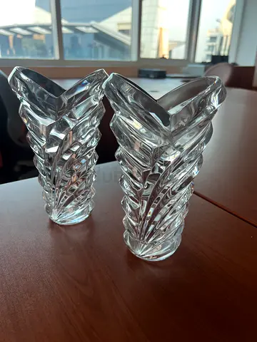 Set of 2 Crystal Vases – 30 cm – AED 45 for Both