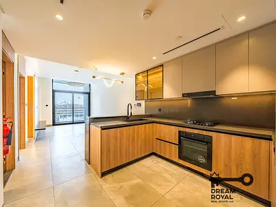 Best Deal | B. new| Spacious |10 Mins to Downtown