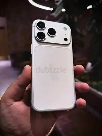 iPhone 17 Pro Max – 256GB – Silver
✨ Like New – Almost Brand New!
* Battery Health: 100%
* Silver