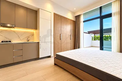 Luxury Living | Spacious | Pool & Burj Khalifa View