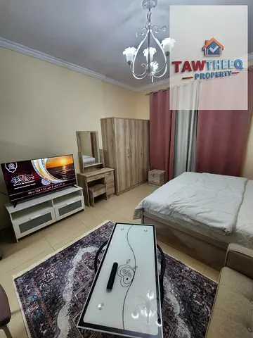 استديو مفروش مساحه كبيره اول ساكن خاص بابراج الياسمين مقابل سيتى سنتر عجمان