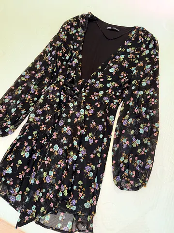Black floral long sleeve dress — lightweight, size S