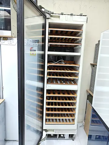 Miele built-in large 3 zone temperature wine Fridge 200+ bottle capacity Wooden shelves
