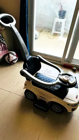 Urgent sale fixed price today and tomorrow max: Ride-on Push Car with Parent Handle — Good Condition