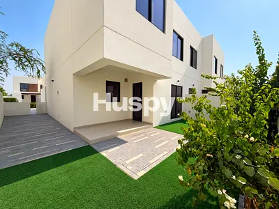 Double Row | End Unit | Landscaped Backyard