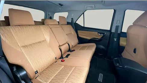 2024 Toyota FORTUNER photo 10