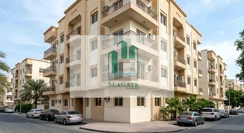 بناية سكنية وتجارية للبيع – العالية، عجمان