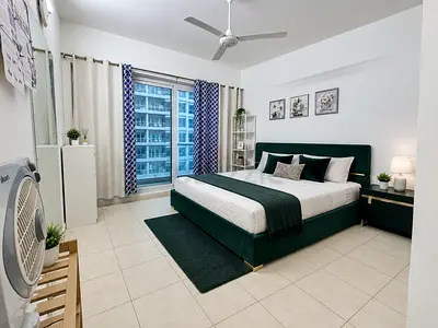 Spacious Master Room | Female Executive