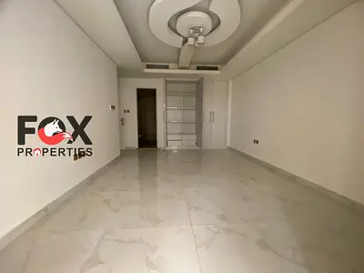 3 غرف وصالة مع غرفة خادمة للإيجار السنوي في المويهات 3 عجمان جيم ومسبح خزائن حائط شهر مجاني السعر 56000 على 6 دفعات تأمين شيك