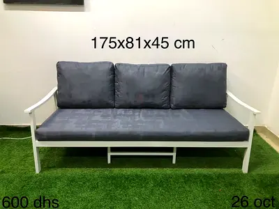 3-seater outdoor metal-frame sofa with dark grey cushions (175x81x45 cm)