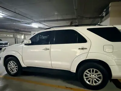 2014 Toyota FORTUNER photo 2