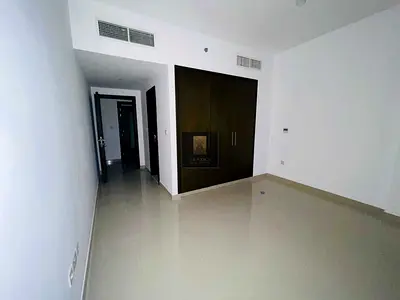 Annual Rent: AED 84,000 | 4 Cheques | 3 Bathrooms | Balcony |