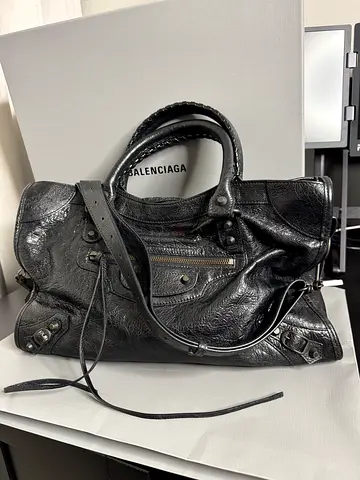 Balenciaga city bag leather shoulder bag - good condition, with receipt..