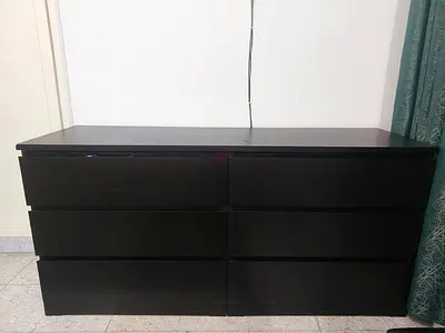 Dark Wood 6-Drawer Dresser / Chest - Good Condition