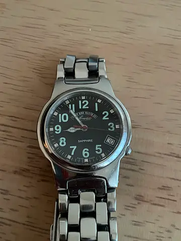 Vintage Classic stainless steel men's wristwatch with date display