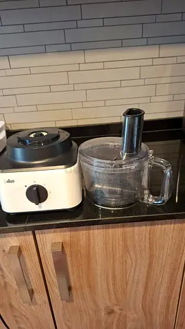 Kenwood food processor with bowl and base - good working condition