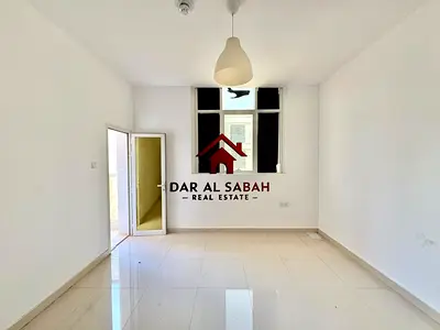 Six Payment possible ● Family Building ● Balcony!