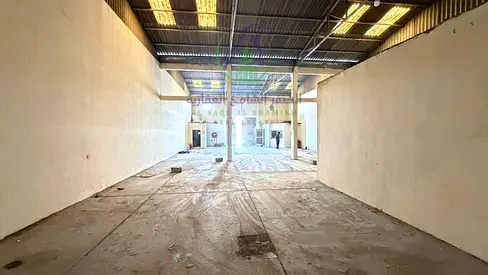 مستودع للإيجار السنوي في الصناعية 2 بمساحة 3000 قدم مربع مع شهر إيجار مجاني وإمكانية السداد على 4 دفعات