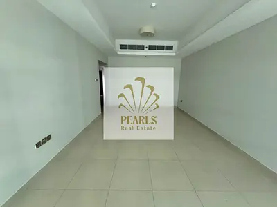 Luxury 2BR apt (2nd tenant) w/ parking: big hall, fitted kitchen, 2 baths, gym, pool, nr services &