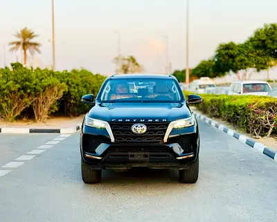 2024 Toyota FORTUNER photo 2