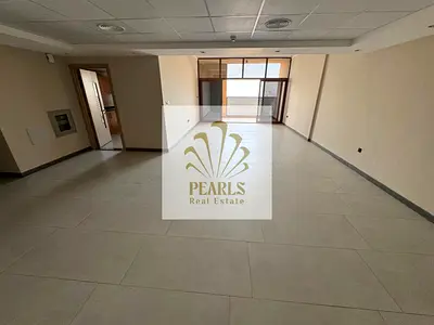 افخم واكبر مساحة شقة مع شهر مجاني تتكون من غرفتين نوم ماستر _صالة واسعة _مطبخ مجهز _3 حمام_غرفة غسيل _غرفة خادمة _قريب من جميع الخدمات والمواصلات العا